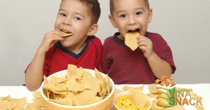 Snack cho trẻ em: Bí quyết chọn món ăn vặt không đường, giàu chất xơ